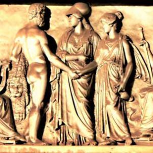 Bassorilievi sulle porte laterali